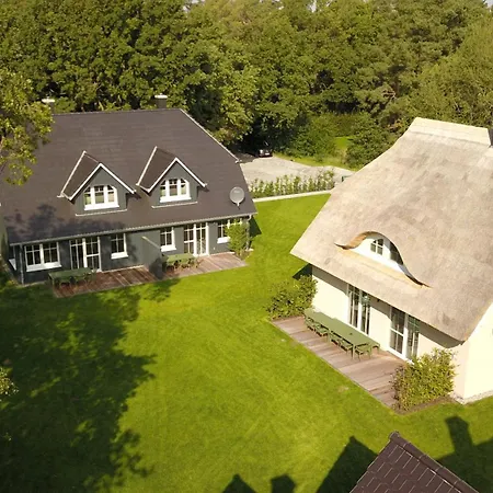 Holiday home Lieblingshof Born