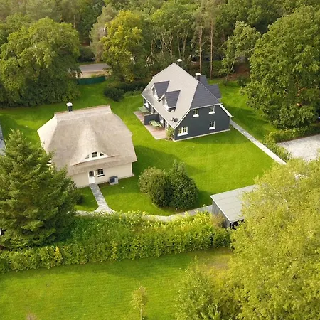 Holiday home Lieblingshof Born