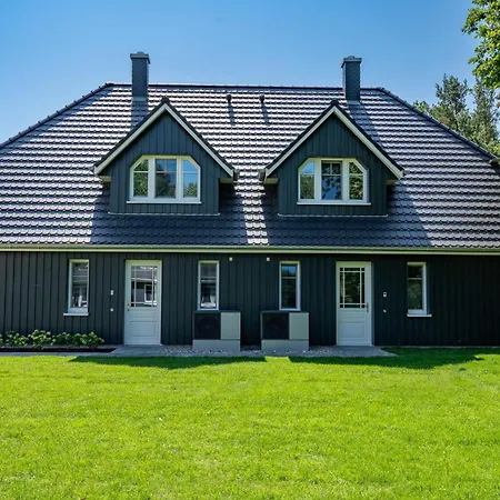 Holiday home Lieblingshof Born